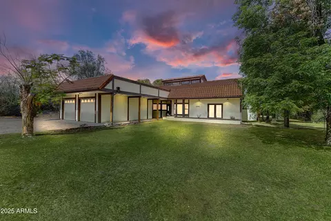 3264 E Vineyard Rd, Phoenix, AZ 85042