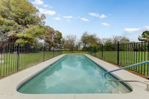 3264 E Vineyard Rd, Phoenix, AZ 85042 photo 3