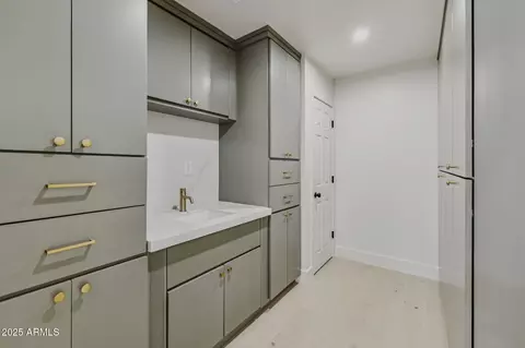 4642 E Pinchot Ave, Phoenix, AZ 85018 photo 11