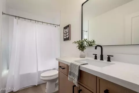 Bath - 3407 E Hubbell St, Phoenix, AZ 85008 photo 3 of 4