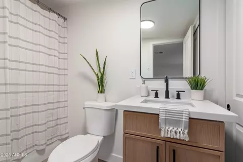Bath - 3407 E Hubbell St, Phoenix, AZ 85008 photo 4 of 4
