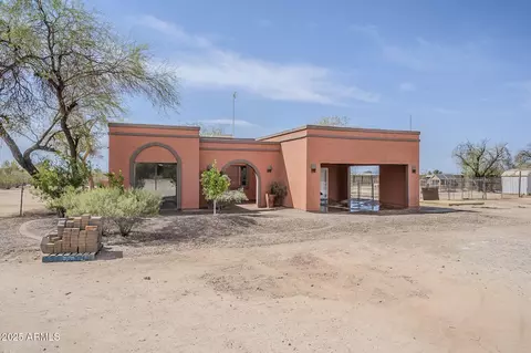 15675 W Hopi Dr, Casa Grande, AZ 85122