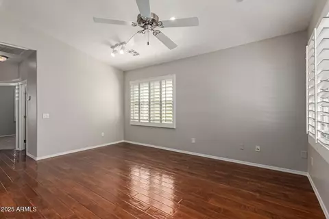 Living - 4289 E Jasper Dr, Gilbert, AZ 85296 photo 2 of 8