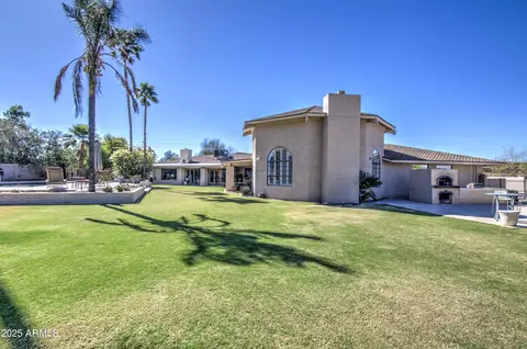 Exterior - 9415 N 40th St, Phoenix, AZ 85028 photo 6 of 17
