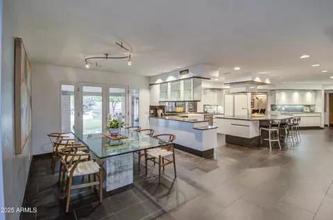 Dining - 9415 N 40th St, Phoenix, AZ 85028 photo 5 of 9