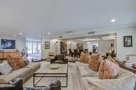 Living - 9415 N 40th St, Phoenix, AZ 85028 photo 1 of 12