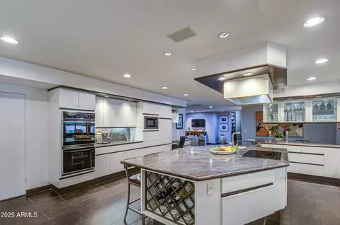 Kitchen - 9415 N 40th St, Phoenix, AZ 85028 photo 9 of 9