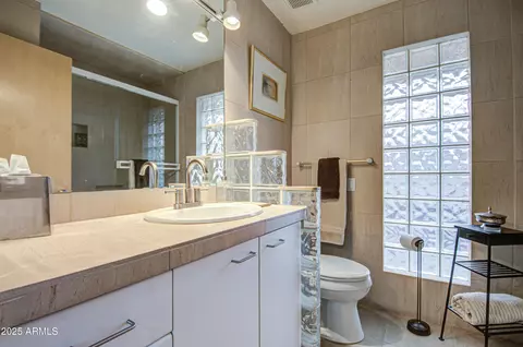 Bath - 9415 N 40th St, Phoenix, AZ 85028 photo 10 of 10