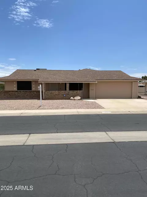 10532 W Kingswood Cir, Sun City, AZ 85351