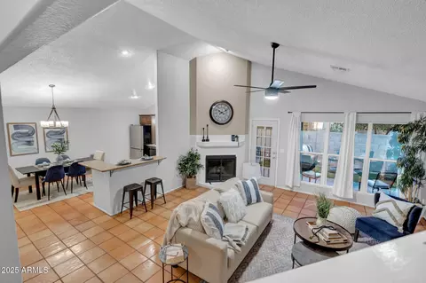 430 E Utopia Rd, Phoenix, AZ 85024 photo 3