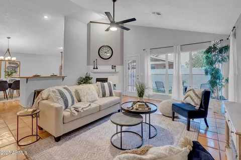 430 E Utopia Rd, Phoenix, AZ 85024 photo 4