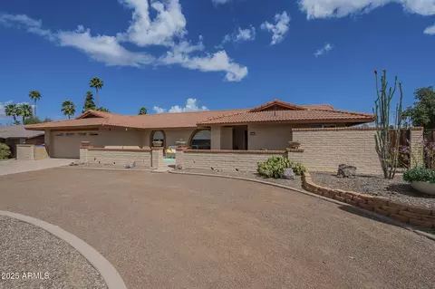 Exterior - 218 E Caribbean Ln, Phoenix, AZ 85022 photo 11 of 11