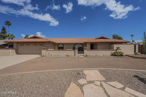 218 E Caribbean Ln, Phoenix, AZ 85022