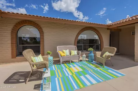 Exterior - 218 E Caribbean Ln, Phoenix, AZ 85022 photo 3 of 11