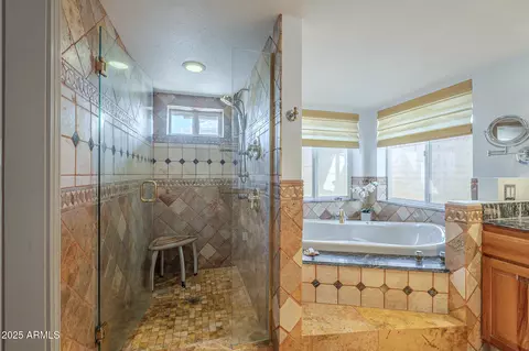 Bath - 218 E Caribbean Ln, Phoenix, AZ 85022 photo 3 of 5