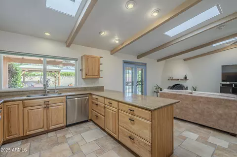 Kitchen - 218 E Caribbean Ln, Phoenix, AZ 85022 photo 2 of 7