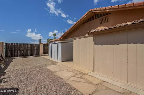 Exterior - 218 E Caribbean Ln, Phoenix, AZ 85022 photo 10 of 11