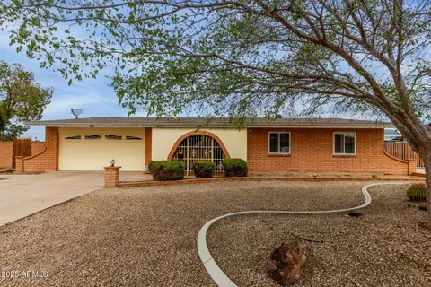3212 W Paradise Dr, Phoenix, AZ 85029