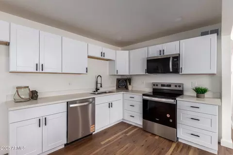 Kitchen - 1900 S Coconino Dr, Apache Junction, AZ 85120 photo 1 of 1