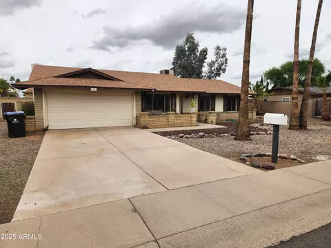 5220 E Winchcomb Dr, Scottsdale, AZ 85254