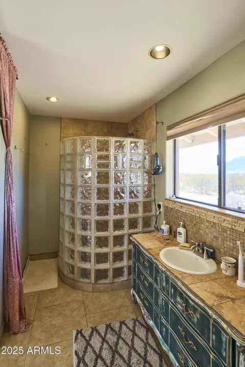 Bath - Undisclosed, Bisbee, AZ 85603 photo 2 of 4