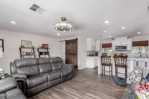 4113 N 10th Pl, Phoenix, AZ 85014 photo 9