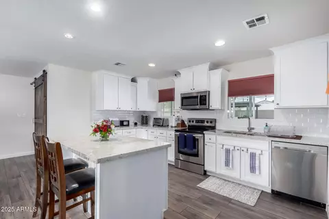 4113 N 10th Pl, Phoenix, AZ 85014 photo 13