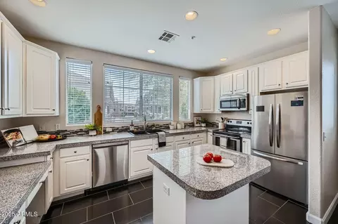 4465 E Paradise Village Pkwy S #1133, Phoenix, AZ 85032