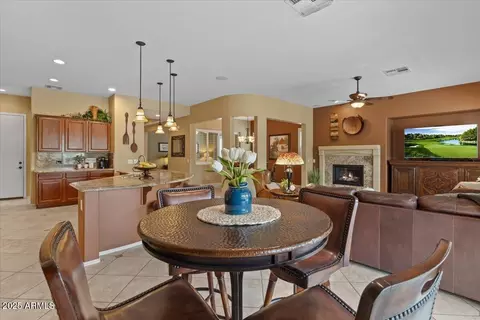 Dining - 4515 E Rakestraw Ln, Gilbert, AZ 85298 photo 4 of 5