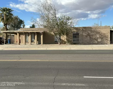 1126 N April Cir, Mesa, AZ 85203