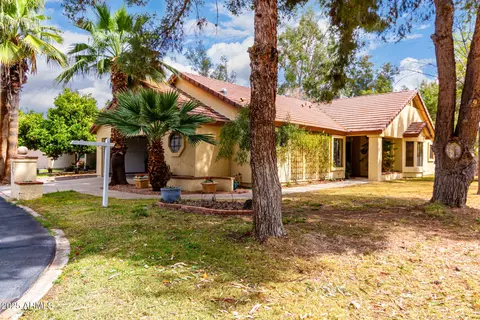 655 W Port Au Prince Ln W, Phoenix, AZ 85023