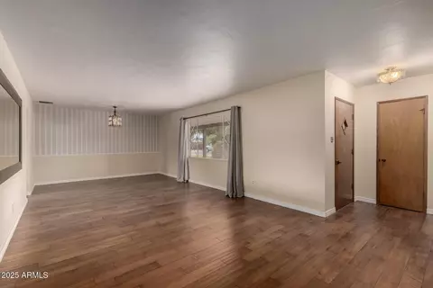 4249 E Mitchell Dr, Phoenix, AZ 85018 photo 8