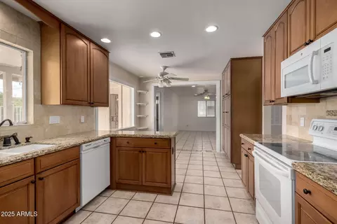 4249 E Mitchell Dr, Phoenix, AZ 85018 photo 15