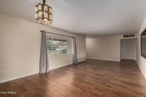 4249 E Mitchell Dr, Phoenix, AZ 85018 photo 9