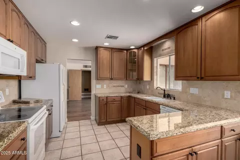 4249 E Mitchell Dr, Phoenix, AZ 85018 photo 13