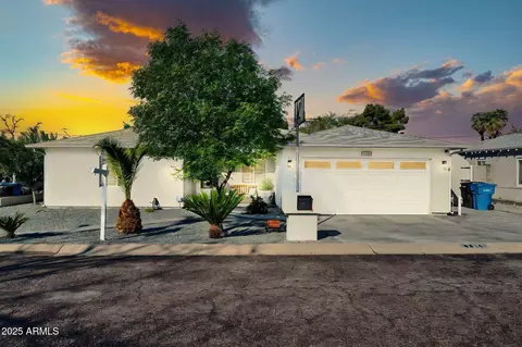 6814 N 11th St, Phoenix, AZ 85014