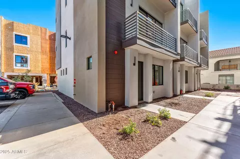 4220 N 32nd St #32, Phoenix, AZ 85018
