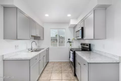 1944 E Carver Dr, Phoenix, AZ 85040 photo 17