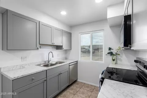 1944 E Carver Dr, Phoenix, AZ 85040 photo 19