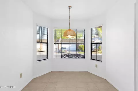 129 E Campo Bello Dr, Phoenix, AZ 85022 photo 9