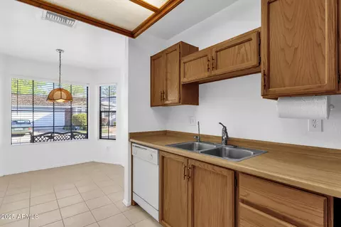 129 E Campo Bello Dr, Phoenix, AZ 85022 photo 6