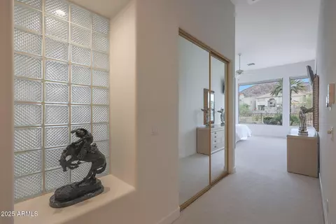 Entry Way - 3120 E Squaw Peak Cir, Phoenix, AZ 85016 photo 4 of 7