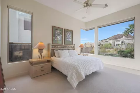 Bedroom - 3120 E Squaw Peak Cir, Phoenix, AZ 85016 photo 5 of 10