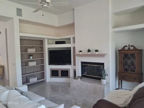 Living - 3120 E Squaw Peak Cir, Phoenix, AZ 85016 photo 6 of 6