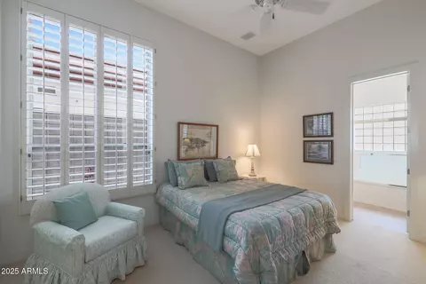 Bedroom - 3120 E Squaw Peak Cir, Phoenix, AZ 85016 photo 8 of 10