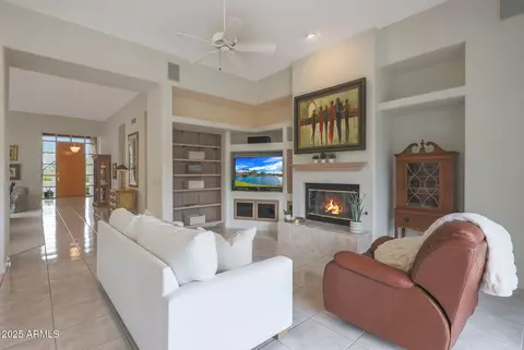 Living - 3120 E Squaw Peak Cir, Phoenix, AZ 85016 photo 4 of 6