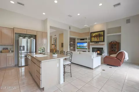 Kitchen - 3120 E Squaw Peak Cir, Phoenix, AZ 85016 photo 2 of 4