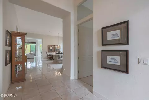 Entry Way - 3120 E Squaw Peak Cir, Phoenix, AZ 85016 photo 2 of 7