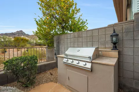 Exterior - 3120 E Squaw Peak Cir, Phoenix, AZ 85016 photo 9 of 18