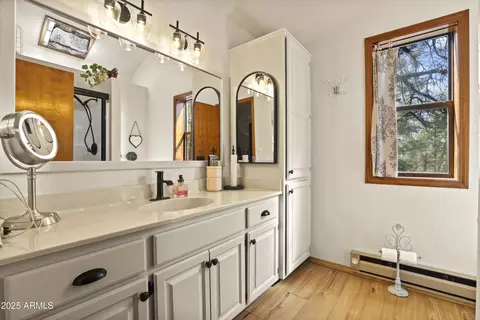 Bath - 5869 E Arroyo Way, Pine, AZ 85544 photo 2 of 3